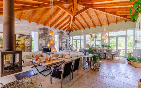 Stunning open plan living and dining area